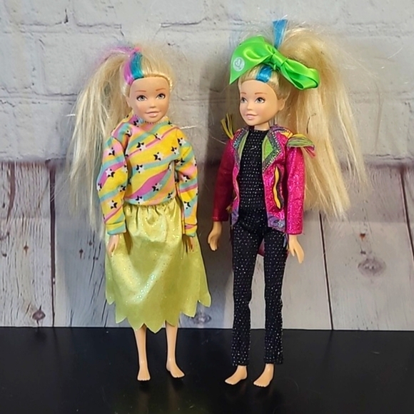 Just Play JoJo Siwa 10" Singing Doll Sings Hit Song Titled Non Stop Set Of Two - Picture 3 of 13